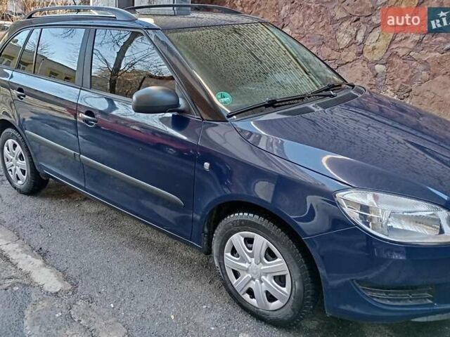 Синий Шкода Фабия, объемом двигателя 1.4 л и пробегом 183 тыс. км за 4800 $, фото 1 на Automoto.ua