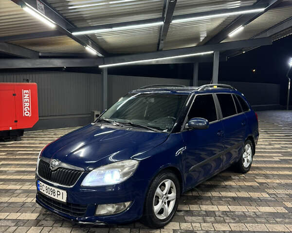 Синий Шкода Фабия, объемом двигателя 1.2 л и пробегом 255 тыс. км за 4250 $, фото 1 на Automoto.ua