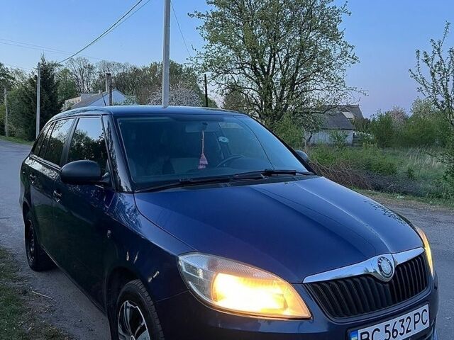 Синий Шкода Фабия, объемом двигателя 1.6 л и пробегом 291 тыс. км за 5500 $, фото 1 на Automoto.ua