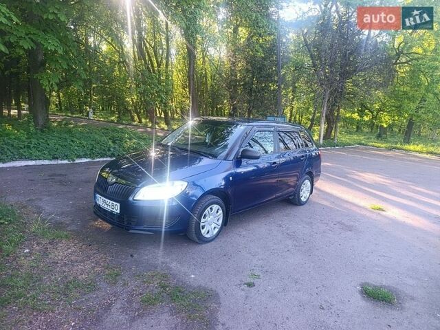 Синий Шкода Фабия, объемом двигателя 1.6 л и пробегом 268 тыс. км за 4950 $, фото 1 на Automoto.ua