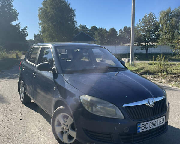 Синий Шкода Фабия, объемом двигателя 1.2 л и пробегом 270 тыс. км за 3200 $, фото 1 на Automoto.ua