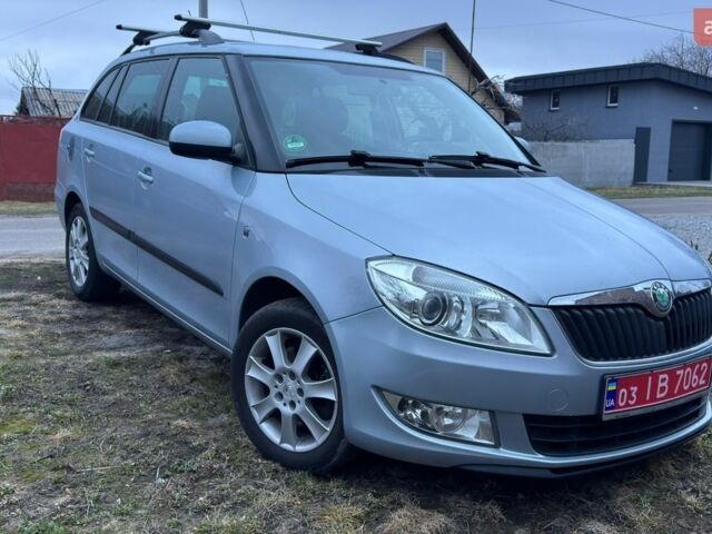Синий Шкода Фабия, объемом двигателя 0 л и пробегом 239 тыс. км за 5300 $, фото 1 на Automoto.ua