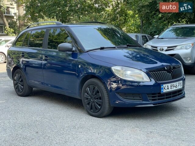 Синий Шкода Фабия, объемом двигателя 1.6 л и пробегом 332 тыс. км за 5190 $, фото 1 на Automoto.ua