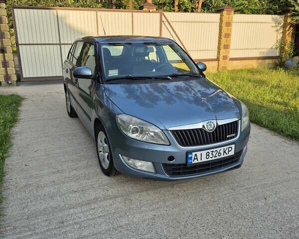 Синій Шкода Фабія, об'ємом двигуна 1.2 л та пробігом 430 тис. км за 4500 $, фото 1 на Automoto.ua