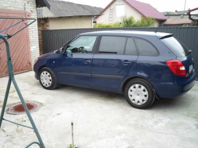 Синий Шкода Фабия, объемом двигателя 1.6 л и пробегом 259 тыс. км за 4900 $, фото 1 на Automoto.ua