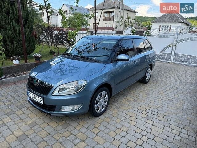 Синий Шкода Фабия, объемом двигателя 1.2 л и пробегом 203 тыс. км за 5800 $, фото 1 на Automoto.ua