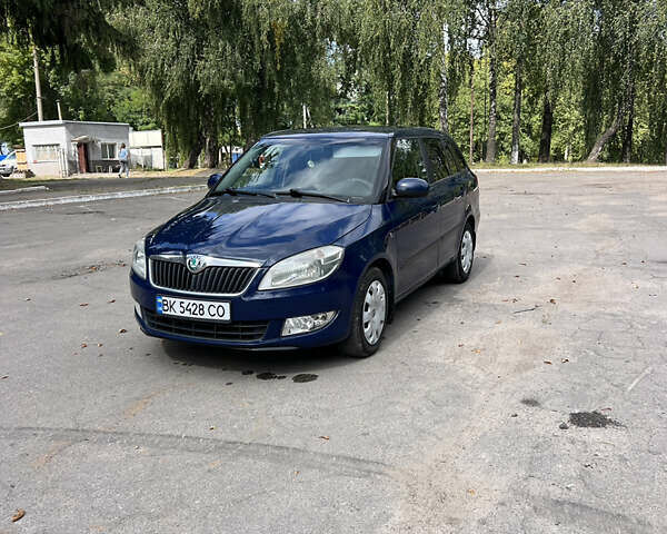 Синій Шкода Фабія, об'ємом двигуна 1.6 л та пробігом 260 тис. км за 4850 $, фото 1 на Automoto.ua