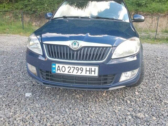 Синий Шкода Фабия, объемом двигателя 1.2 л и пробегом 220 тыс. км за 5200 $, фото 1 на Automoto.ua
