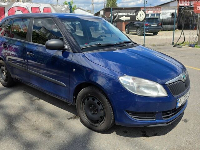 Синій Шкода Фабія, об'ємом двигуна 1.4 л та пробігом 302 тис. км за 4500 $, фото 1 на Automoto.ua