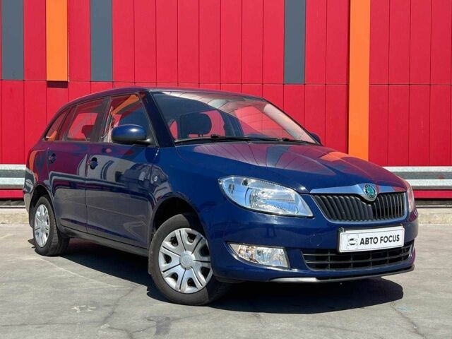 Синий Шкода Фабия, объемом двигателя 0 л и пробегом 170 тыс. км за 6190 $, фото 1 на Automoto.ua