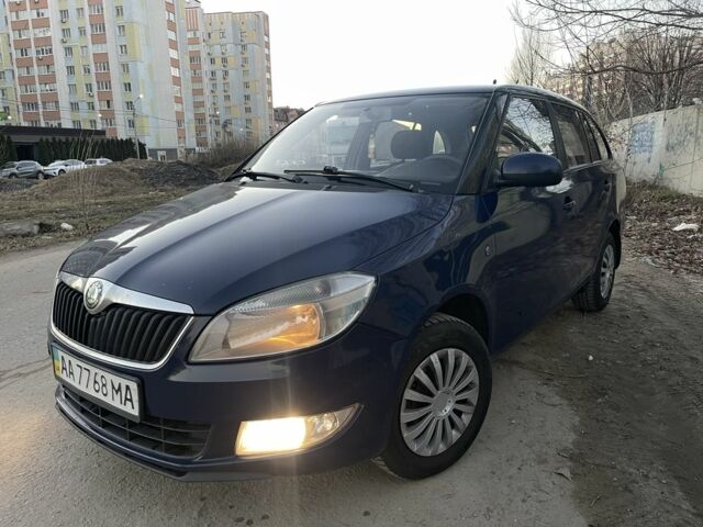 Синій Шкода Фабія, об'ємом двигуна 1.4 л та пробігом 380 тис. км за 5099 $, фото 1 на Automoto.ua