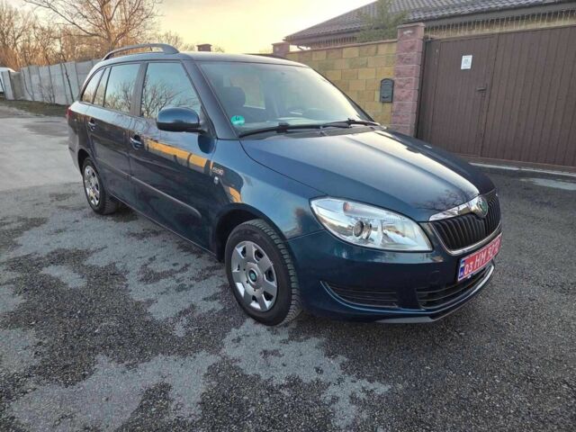 Синий Шкода Фабия, объемом двигателя 1.4 л и пробегом 242 тыс. км за 6850 $, фото 1 на Automoto.ua