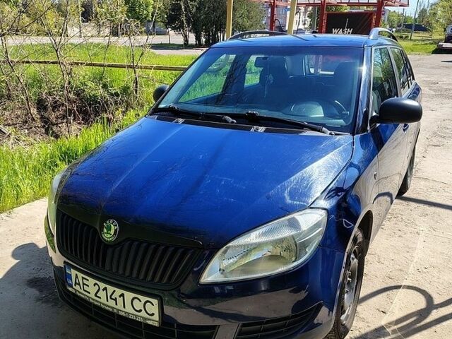 Синій Шкода Фабія, об'ємом двигуна 1.39 л та пробігом 280 тис. км за 5000 $, фото 1 на Automoto.ua