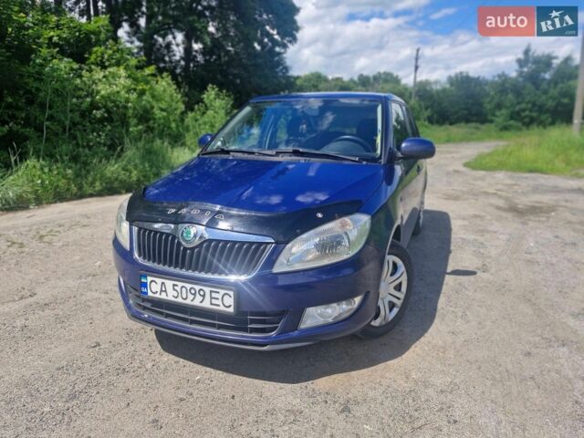 Синий Шкода Фабия, объемом двигателя 1.6 л и пробегом 292 тыс. км за 6000 $, фото 1 на Automoto.ua