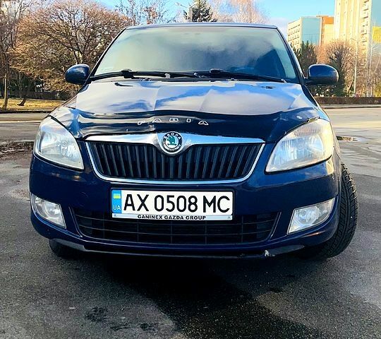 Синий Шкода Фабия, объемом двигателя 16 л и пробегом 235 тыс. км за 6500 $, фото 1 на Automoto.ua