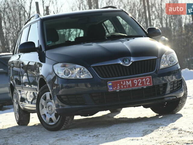Синий Шкода Фабия, объемом двигателя 1.39 л и пробегом 242 тыс. км за 6800 $, фото 1 на Automoto.ua