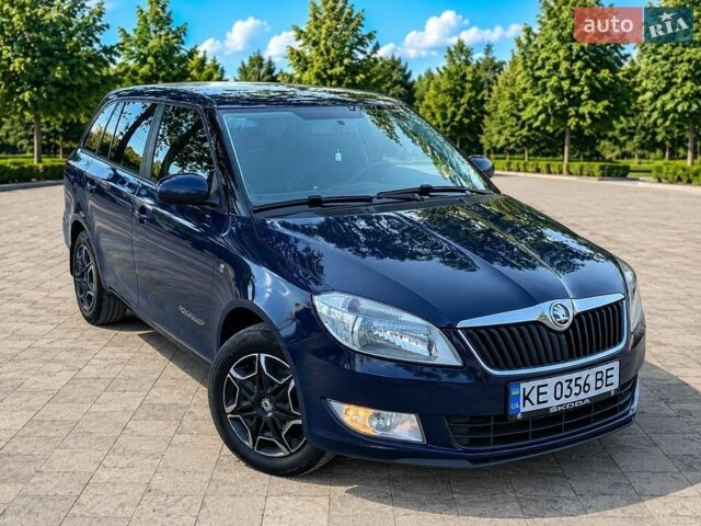 Синий Шкода Фабия, объемом двигателя 1.6 л и пробегом 180 тыс. км за 5300 $, фото 1 на Automoto.ua