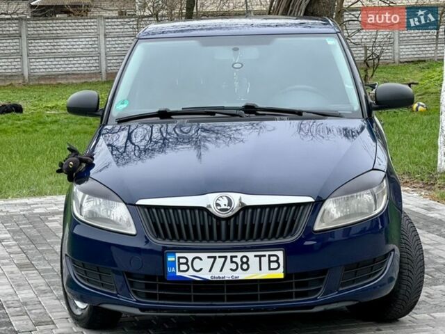 Синий Шкода Фабия, объемом двигателя 1.6 л и пробегом 302 тыс. км за 5650 $, фото 1 на Automoto.ua