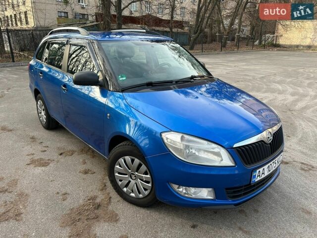 Синий Шкода Фабия, объемом двигателя 1.6 л и пробегом 360 тыс. км за 5300 $, фото 1 на Automoto.ua