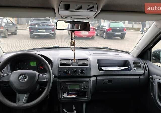 Синий Шкода Фабия, объемом двигателя 1.2 л и пробегом 222 тыс. км за 5500 $, фото 1 на Automoto.ua