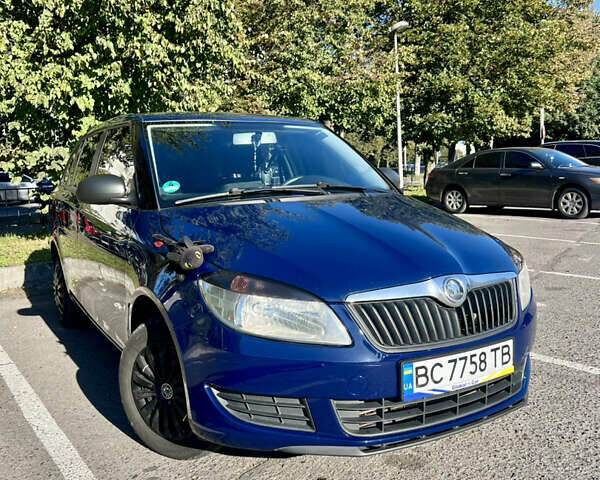 Синий Шкода Фабия, объемом двигателя 1.6 л и пробегом 288 тыс. км за 5900 $, фото 1 на Automoto.ua
