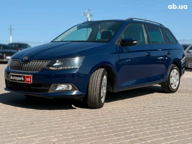 Синий Шкода Фабия, объемом двигателя 1.4 л и пробегом 230 тыс. км за 7990 $, фото 1 на Automoto.ua