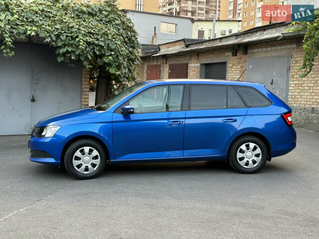 Синий Шкода Фабия, объемом двигателя 1 л и пробегом 190 тыс. км за 6500 $, фото 1 на Automoto.ua