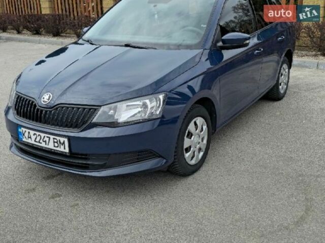 Синий Шкода Фабия, объемом двигателя 1.2 л и пробегом 153 тыс. км за 7600 $, фото 1 на Automoto.ua