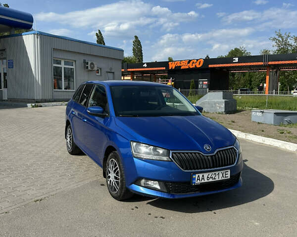 Синий Шкода Фабия, объемом двигателя 1 л и пробегом 104 тыс. км за 8000 $, фото 1 на Automoto.ua