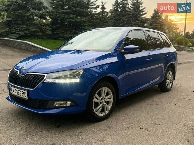Синий Шкода Фабия, объемом двигателя 1 л и пробегом 113 тыс. км за 9300 $, фото 1 на Automoto.ua