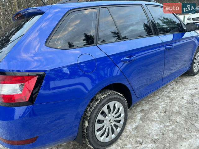 Синий Шкода Фабия, объемом двигателя 1 л и пробегом 48 тыс. км за 10800 $, фото 1 на Automoto.ua