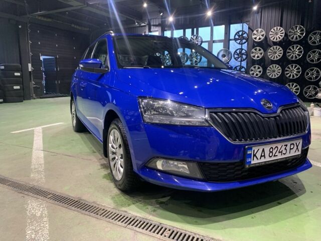 Синий Шкода Фабия, объемом двигателя 1 л и пробегом 57 тыс. км за 11800 $, фото 1 на Automoto.ua