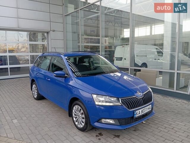 Синій Шкода Фабія, об'ємом двигуна 1 л та пробігом 117 тис. км за 9000 $, фото 1 на Automoto.ua