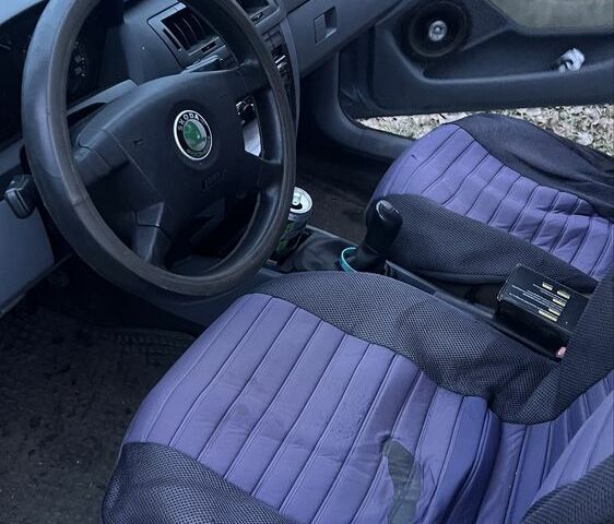 Зеленый Шкода Фабия, объемом двигателя 1.4 л и пробегом 220 тыс. км за 1424 $, фото 1 на Automoto.ua