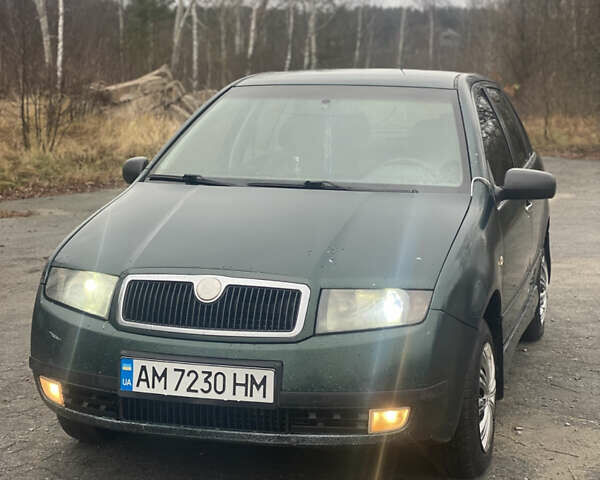 Зеленый Шкода Фабия, объемом двигателя 1.39 л и пробегом 460 тыс. км за 1850 $, фото 1 на Automoto.ua