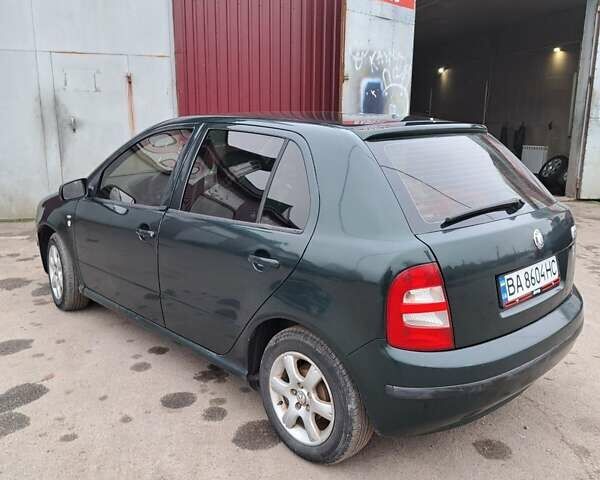 Зеленый Шкода Фабия, объемом двигателя 1.4 л и пробегом 239 тыс. км за 3900 $, фото 1 на Automoto.ua