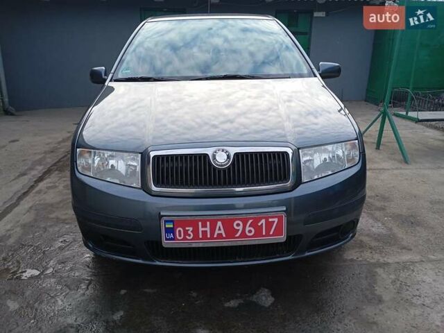 Зеленый Шкода Фабия, объемом двигателя 1.4 л и пробегом 200 тыс. км за 4150 $, фото 1 на Automoto.ua