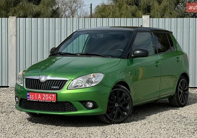 Зеленый Шкода Фабия, объемом двигателя 1.4 л и пробегом 203 тыс. км за 8499 $, фото 1 на Automoto.ua
