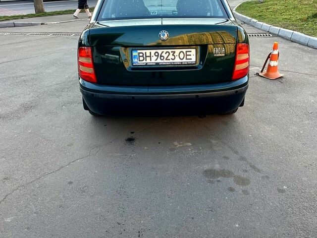 Зеленый Шкода Фабия, объемом двигателя 1.4 л и пробегом 192 тыс. км за 3500 $, фото 1 на Automoto.ua
