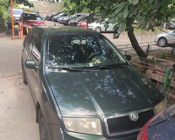 Зеленый Шкода Фабия, объемом двигателя 1.4 л и пробегом 325 тыс. км за 4600 $, фото 1 на Automoto.ua