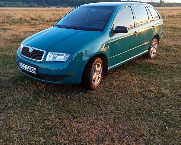 Зеленый Шкода Фабия, объемом двигателя 1.4 л и пробегом 235 тыс. км за 3200 $, фото 1 на Automoto.ua