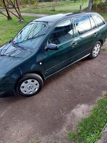 Зеленый Шкода Фабия, объемом двигателя 1.2 л и пробегом 240 тыс. км за 2850 $, фото 1 на Automoto.ua