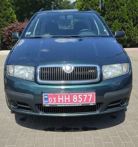 Зеленый Шкода Фабия, объемом двигателя 1.39 л и пробегом 230 тыс. км за 4950 $, фото 1 на Automoto.ua