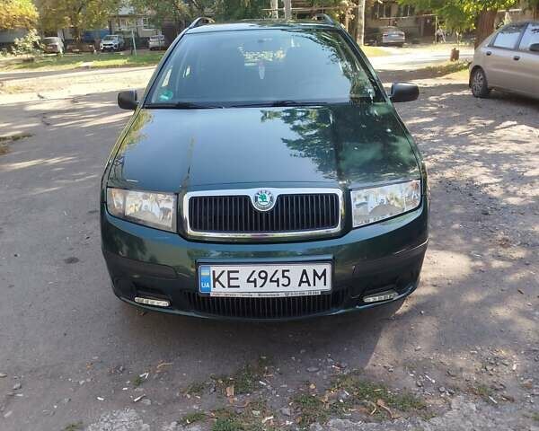 Зеленый Шкода Фабия, объемом двигателя 1.39 л и пробегом 179 тыс. км за 5000 $, фото 1 на Automoto.ua