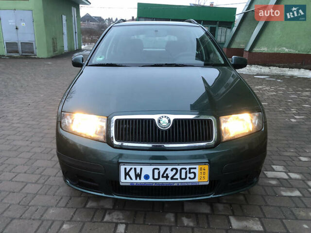 Зеленый Шкода Фабия, объемом двигателя 1.4 л и пробегом 181 тыс. км за 4100 $, фото 1 на Automoto.ua