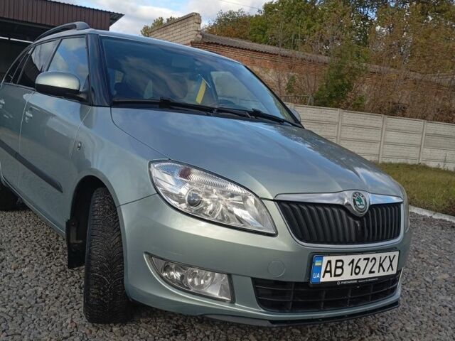 Зеленый Шкода Фабия, объемом двигателя 1.6 л и пробегом 245 тыс. км за 5200 $, фото 1 на Automoto.ua