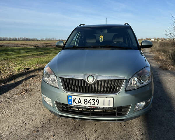 Зеленый Шкода Фабия, объемом двигателя 1.2 л и пробегом 240 тыс. км за 6550 $, фото 1 на Automoto.ua