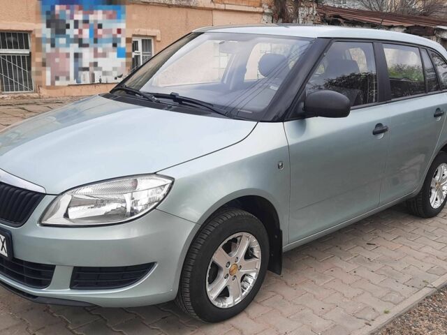 Зеленый Шкода Фабия, объемом двигателя 1.2 л и пробегом 168 тыс. км за 4400 $, фото 1 на Automoto.ua