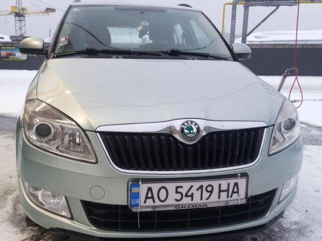 Зеленый Шкода Фабия, объемом двигателя 1.2 л и пробегом 294 тыс. км за 5000 $, фото 1 на Automoto.ua