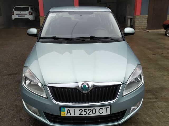 Зеленый Шкода Фабия, объемом двигателя 1.2 л и пробегом 230 тыс. км за 4500 $, фото 1 на Automoto.ua